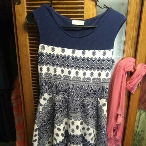 Dress - Picture 1 of 2